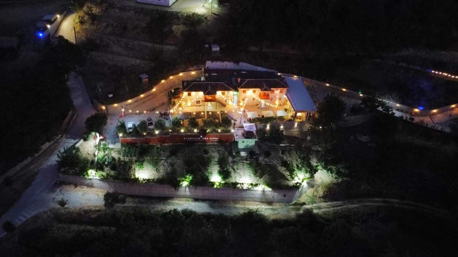 Keshtjella Xhabeqos Hotel Ljaknasi Exterior photo