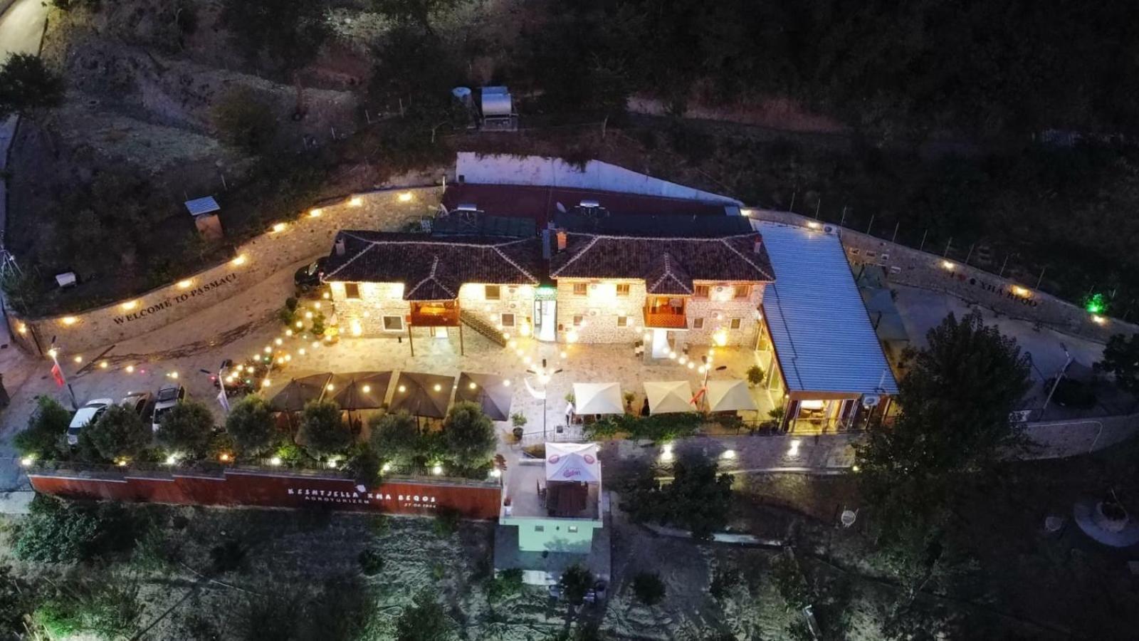Keshtjella Xhabeqos Hotel Ljaknasi Exterior photo